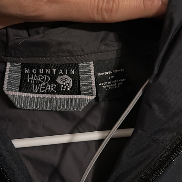 Mountain Hardwear rain shell - Picture 3 of 3